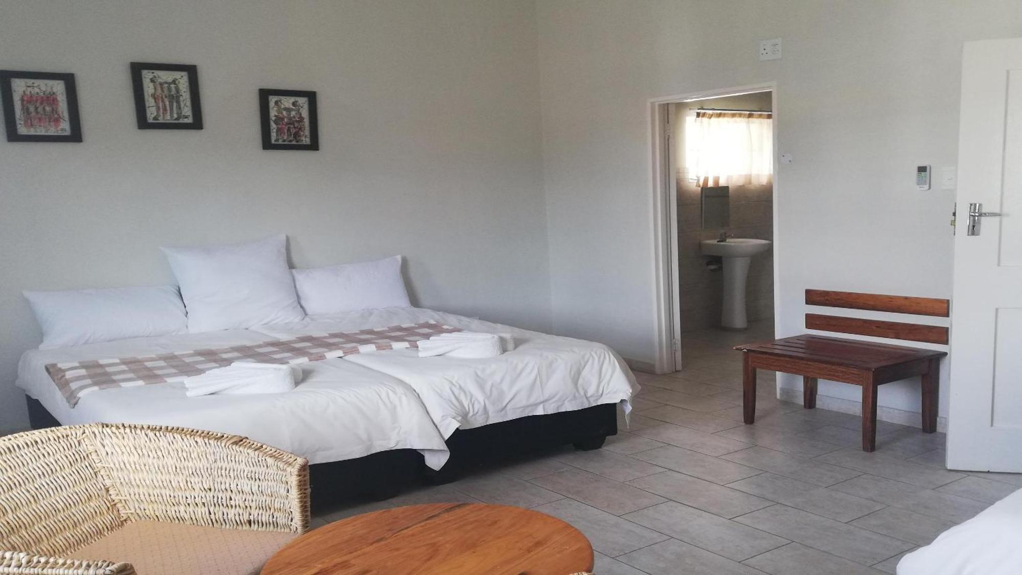 The Farmhouse Boutique Guesthouse And Beergarden Cc Outjo Room photo